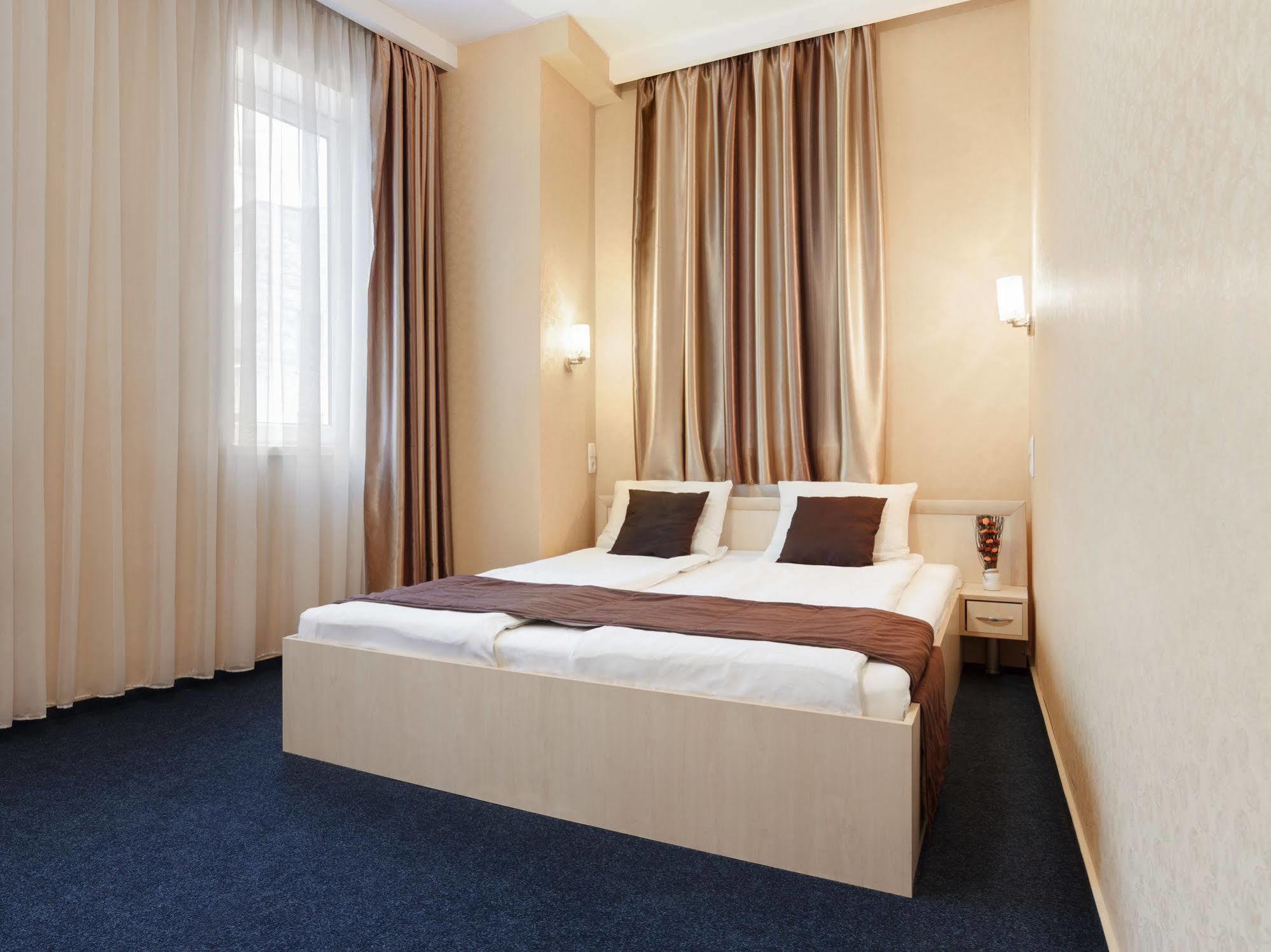 Apart Hotel Asotel Kharkov Luaran gambar